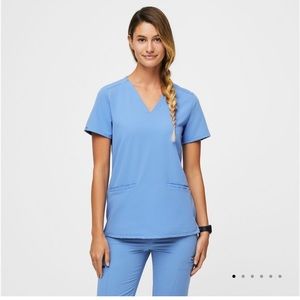 Figs ceil blue XS 3 pocket top